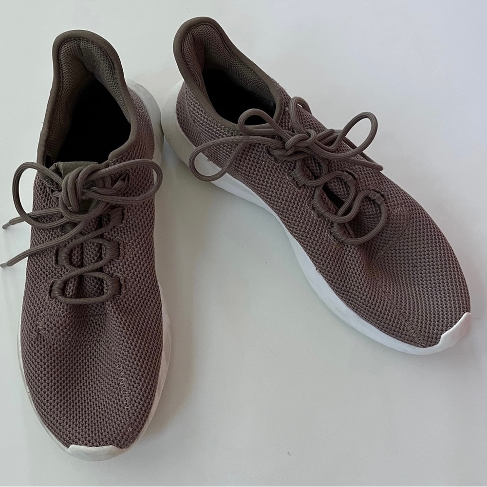 Addias Men’s Mesh Taupe Sneaker Shoe Size 11